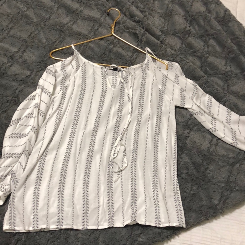 Cold shoulder long sleeve cotton shirt